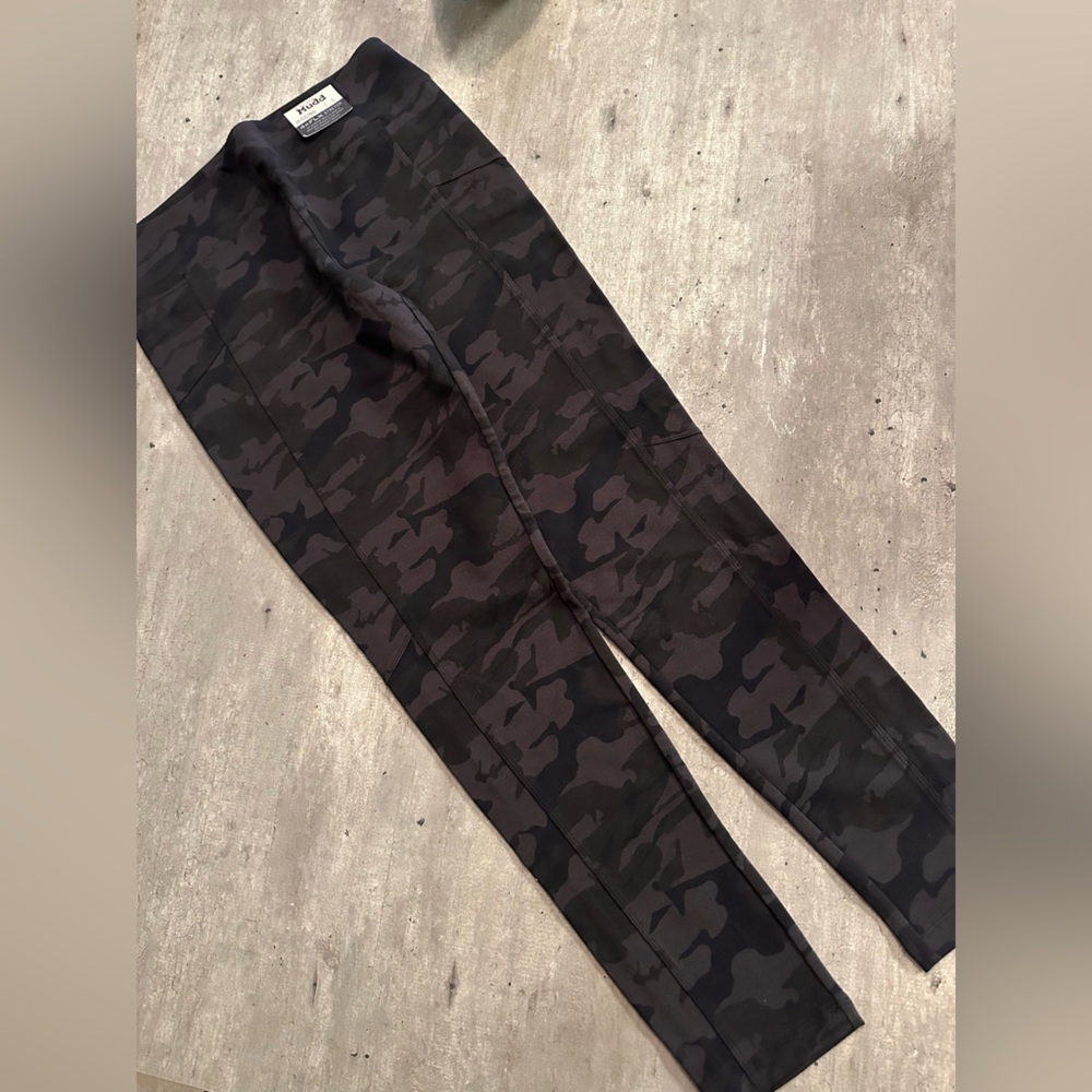 Mudd 4xFLX Stretch Camouflage Jeggings Size Large NWT